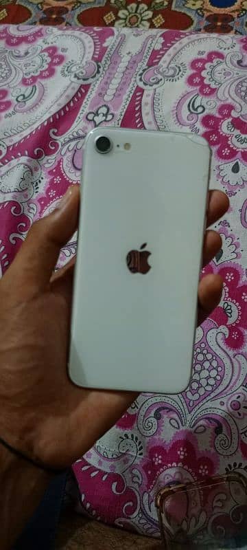 iphone SE 2020 jv 64gb 86 health waterpack 5