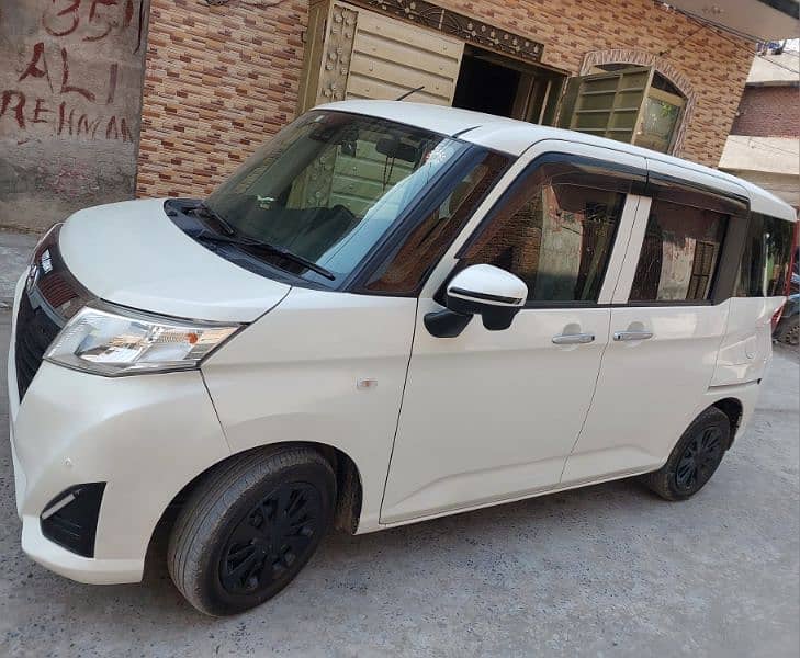 Toyota roomy 0