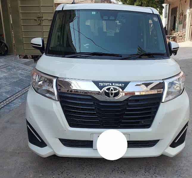 Toyota roomy 8