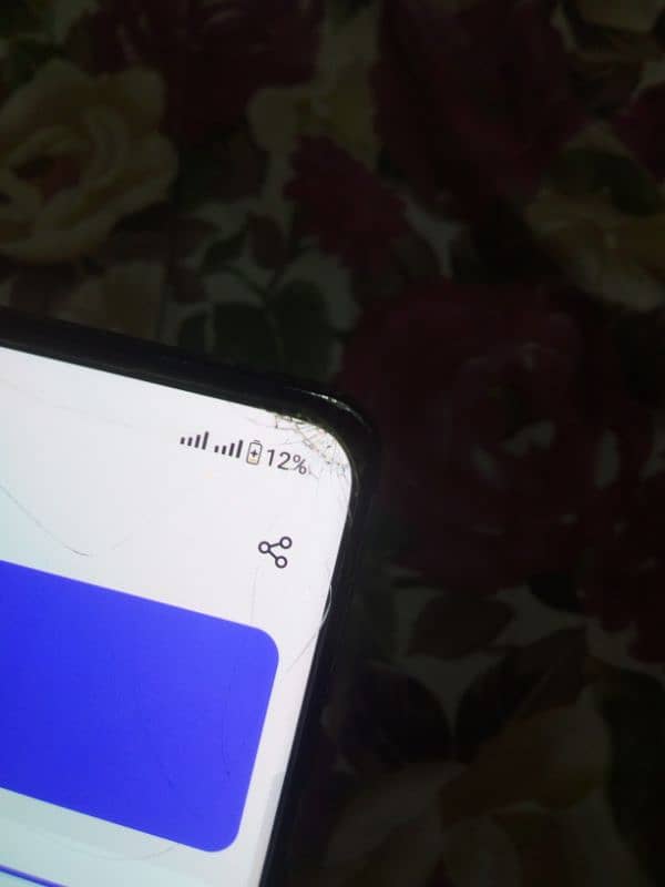 One plus 8 , 8+8 /256 4