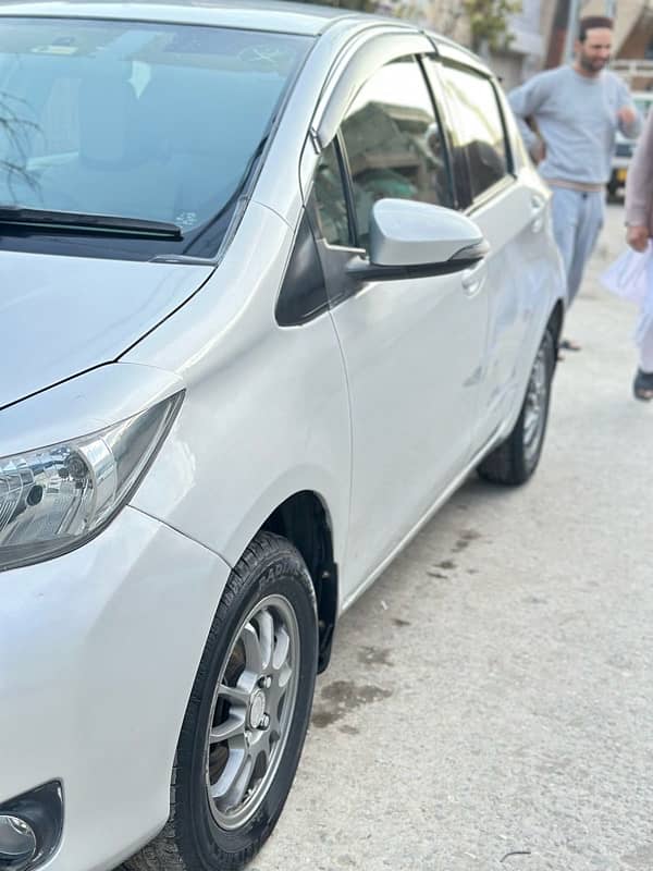 Toyota Vitz 2011 3
