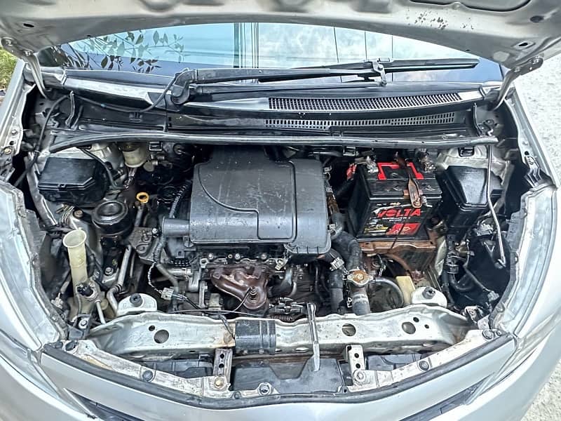 Toyota Vitz 2011 4