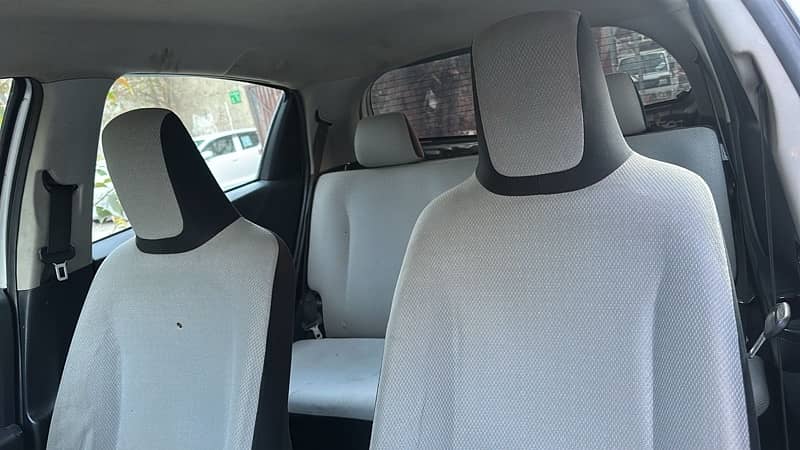Toyota Vitz 2011 5