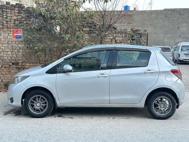 Toyota Vitz 2011 6