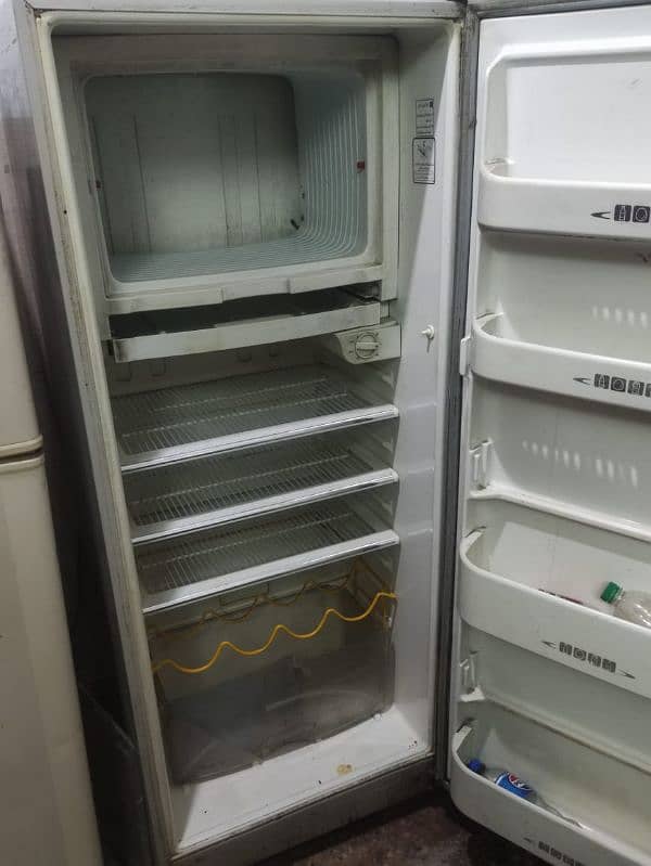 Dawlance fridge 0