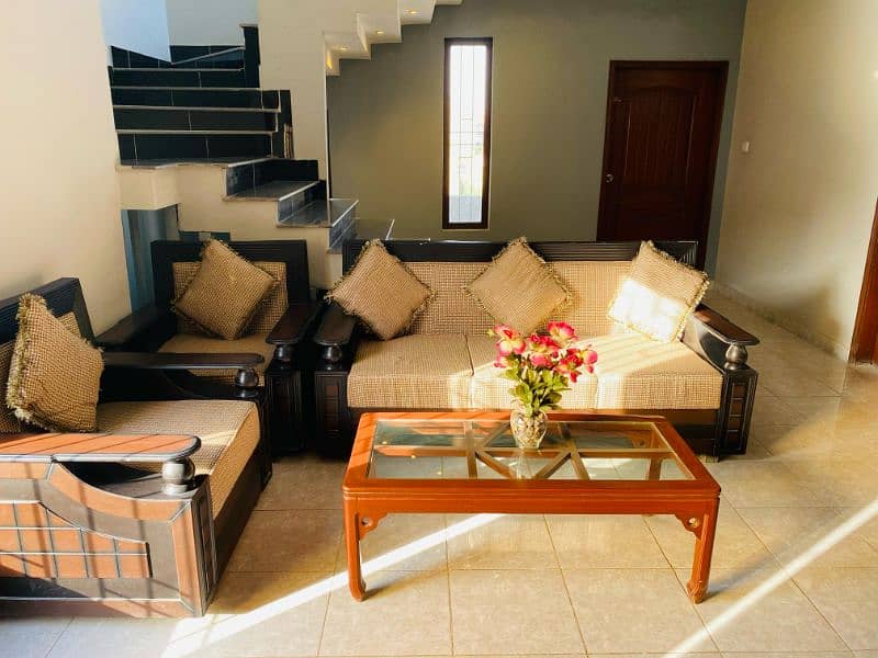 5 Seater Sofa Set 0