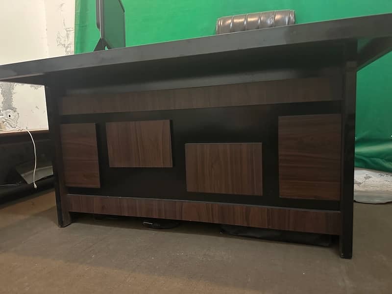 Office table and chair 2