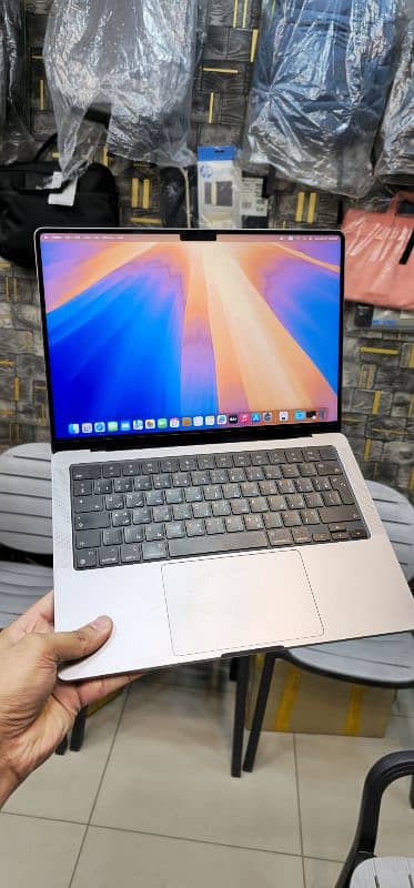 Macbook Pro 14inch M3 2023 8GB 512 16