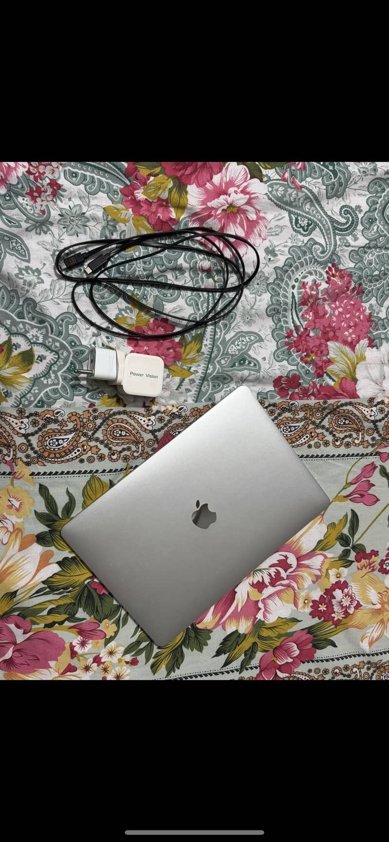 Apple Macbook pro core i5 13inches touchbar 2017 model 0