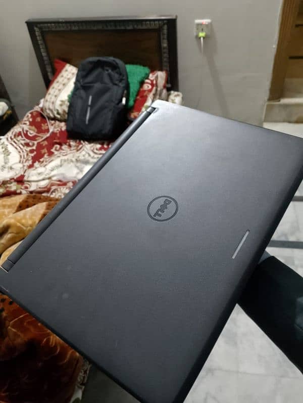 Dell laptop 5th generation ram 12gb memory 320 gb 0
