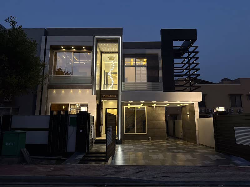 10 Marla Brand New Luxury House Available For Sale In Jasmine Block Bahria Town Lahore 0