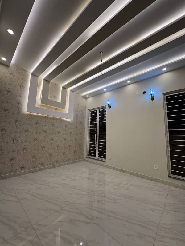 10 Marla Brand New Luxury House Available For Sale In Jasmine Block Bahria Town Lahore 3