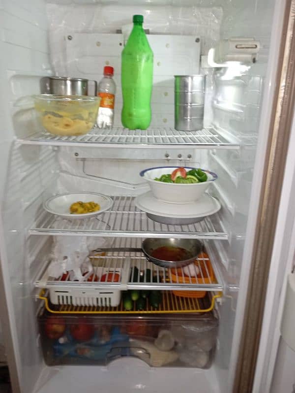 Dawlance big size fridge for sale contact 0/3/2/1/9/8/0/9/8/9/7 1