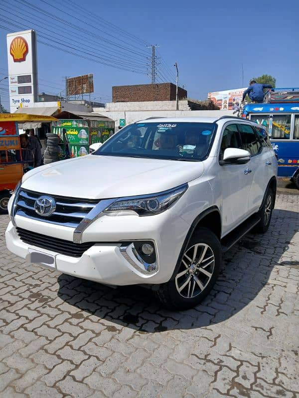 Toyota Fortuner V 2017 1