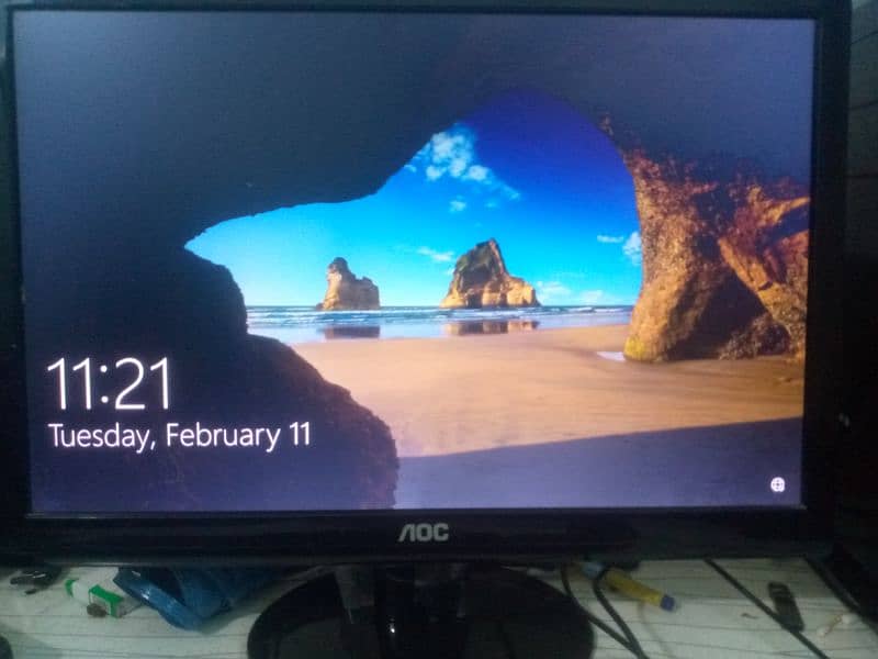 AOC 19 inch like new Condition 10/10 2