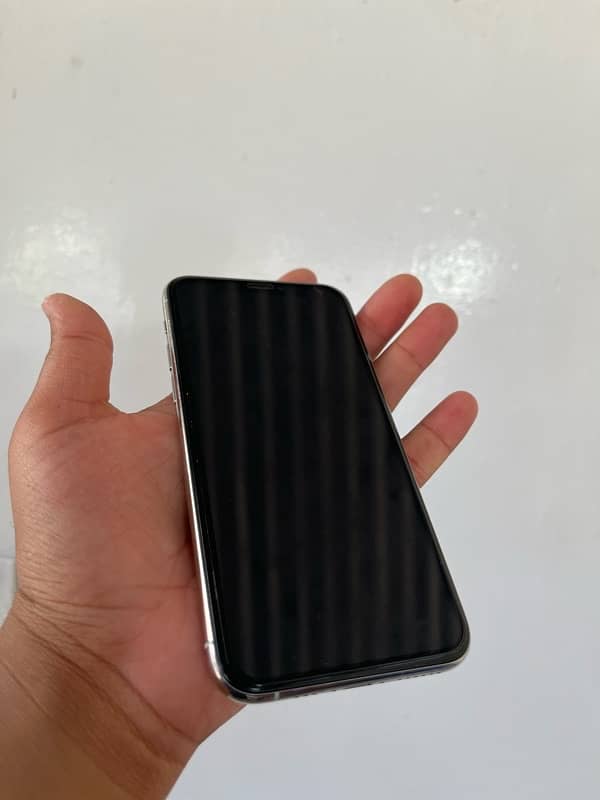 iphone 11 pro( PTA ) 2