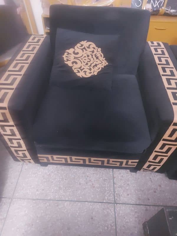 6 seater  sofa set with 3 Tables for sale [0344-1561300] watsap 5