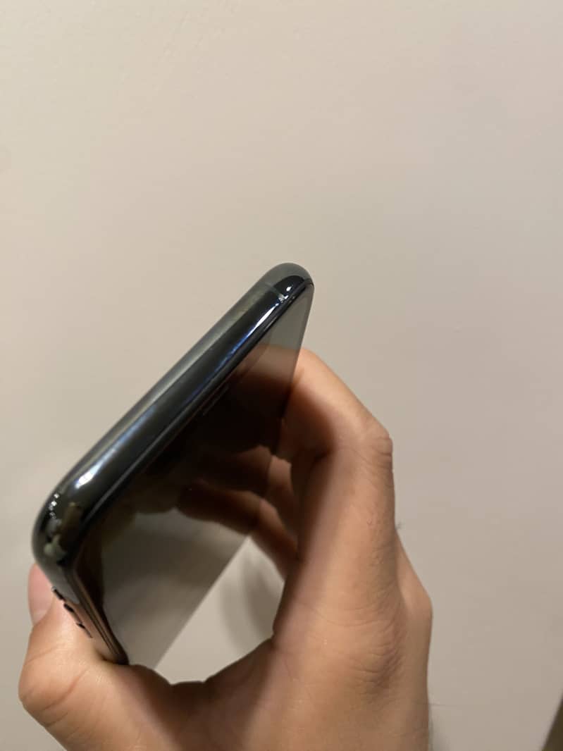 iPhone 11 pro factory unlock 4