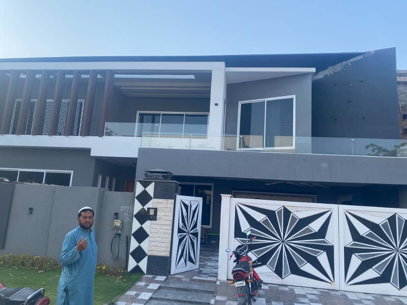 30 Marla Corner Beautiful House in Kabul Block, Dc colony Gujranwala. 1