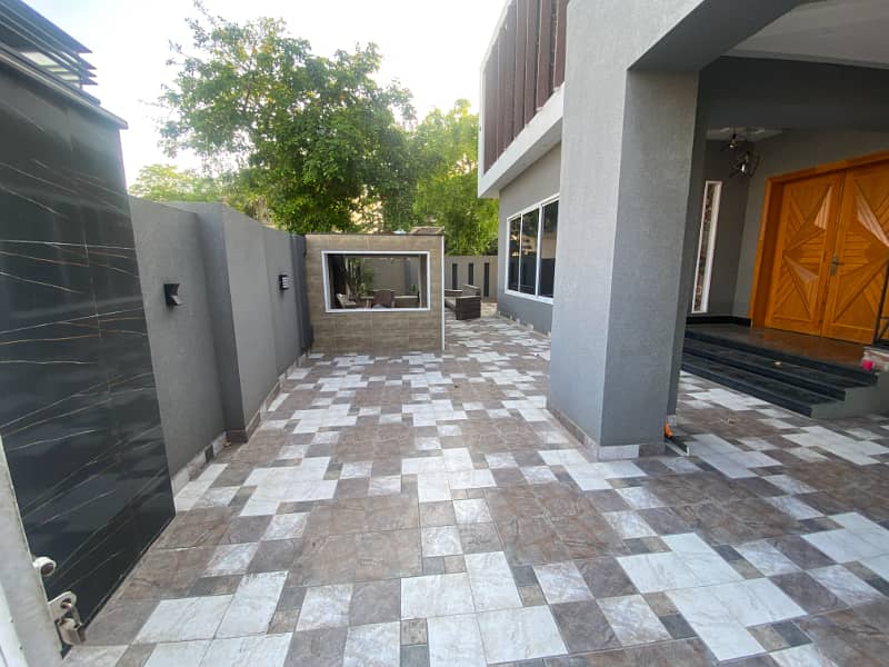 30 Marla Corner Beautiful House in Kabul Block, Dc colony Gujranwala. 2
