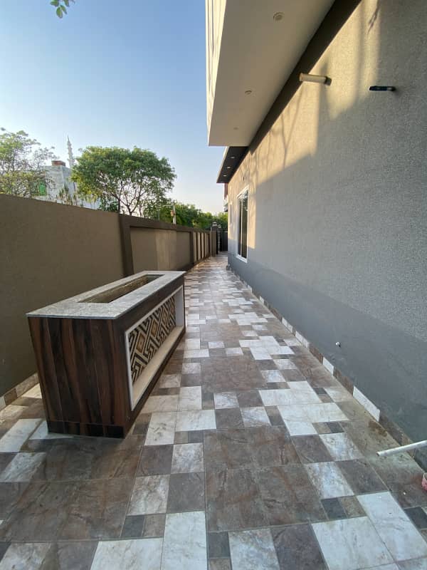 30 Marla Corner Beautiful House in Kabul Block, Dc colony Gujranwala. 5