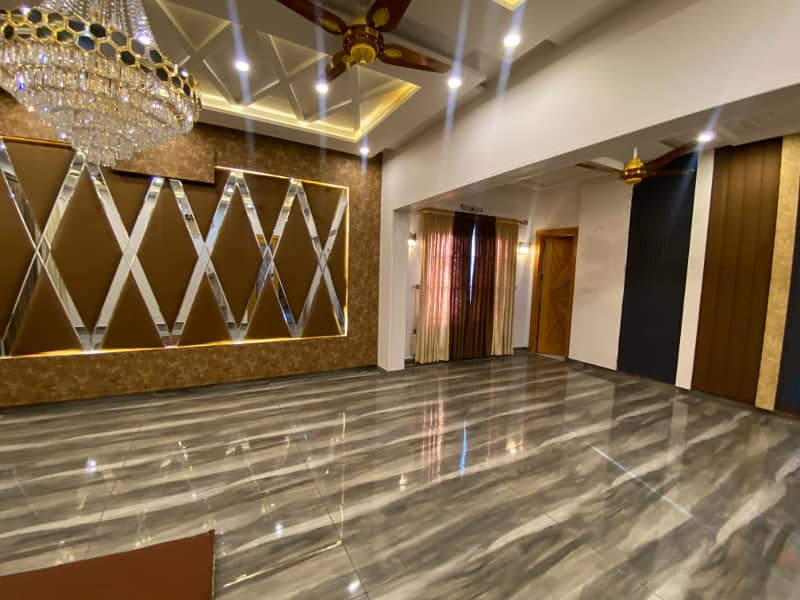 30 Marla Corner Beautiful House in Kabul Block, Dc colony Gujranwala. 7