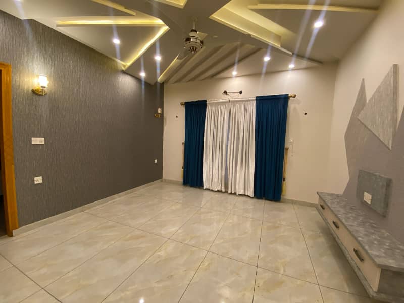 30 Marla Corner Beautiful House in Kabul Block, Dc colony Gujranwala. 18