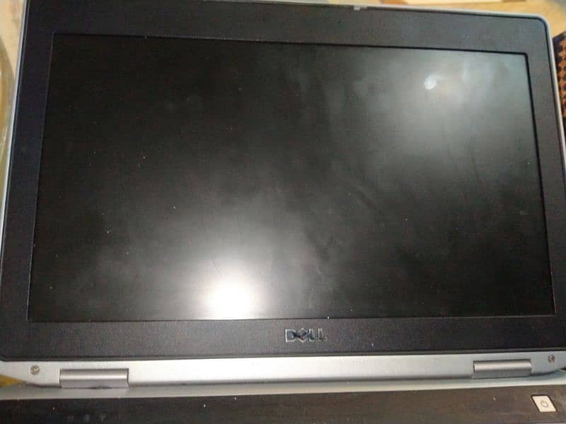 graphic card,8gb ram , i7core  battery khrab ha 2