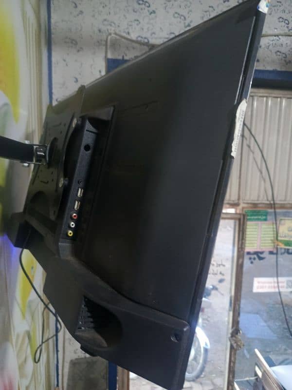 Smart TV LCD 32 inches 2