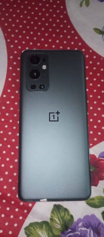 OnePlus 9 pro 12/256 888 snapdragon  10/10 condition 5