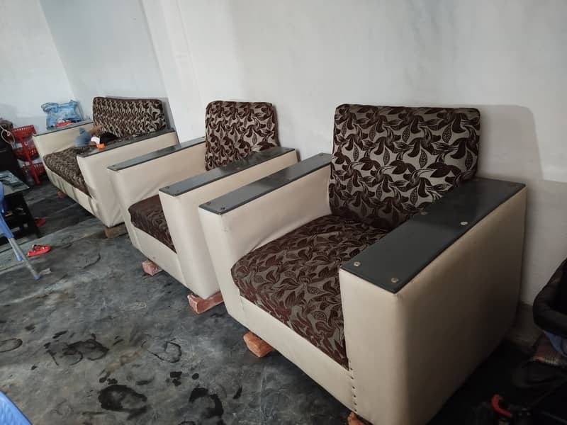 complete sofa set with covers . . 1