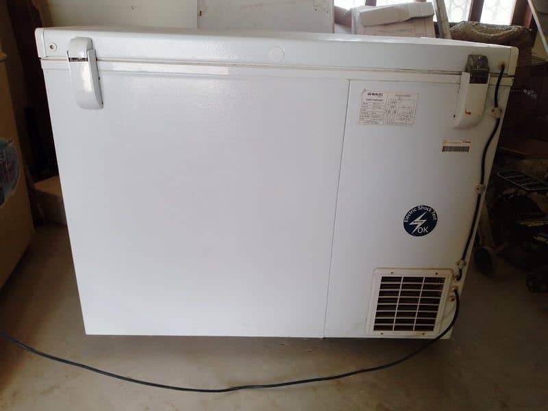 Single Door Waves Freezer 1