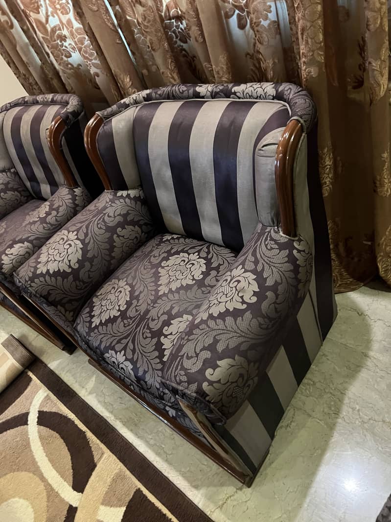 SOFA SET | URGENTLY SELLING 2
