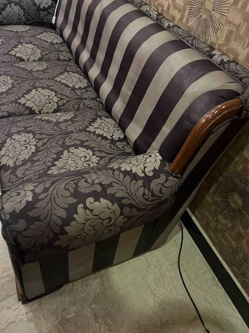 SOFA SET | URGENTLY SELLING 4
