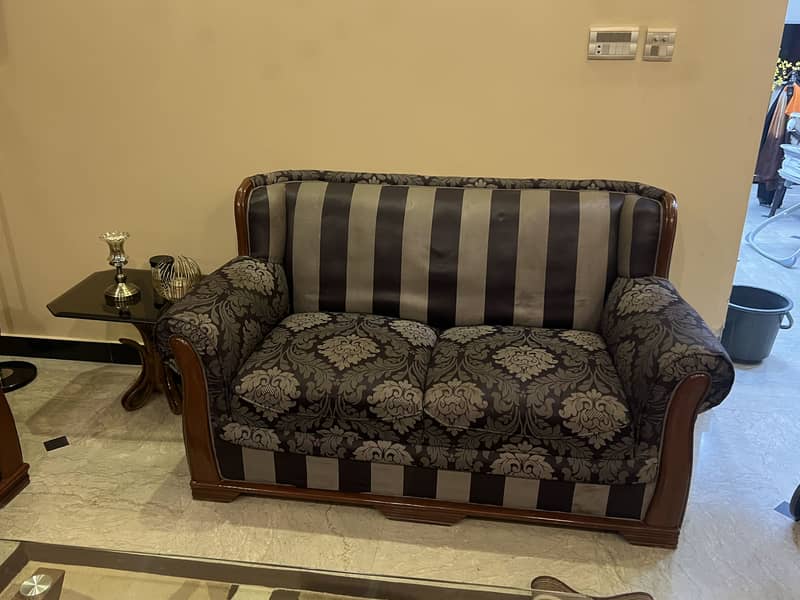 SOFA SET | URGENTLY SELLING 6