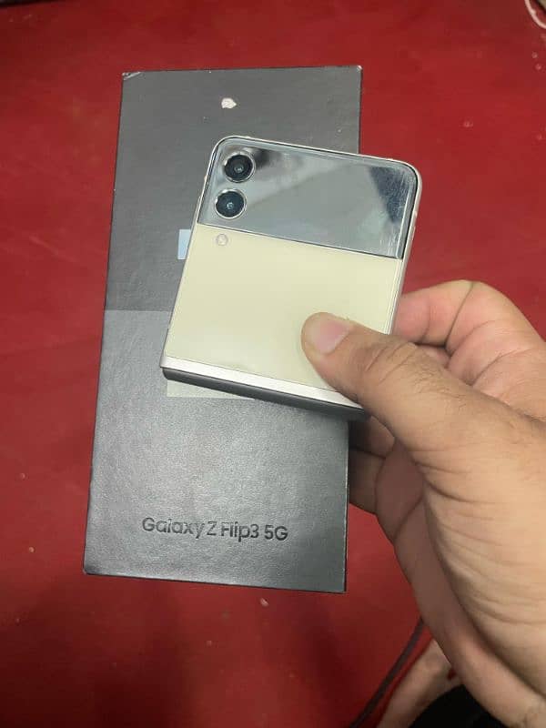 Samsung galaxy Zflip 3 8+256gb 1