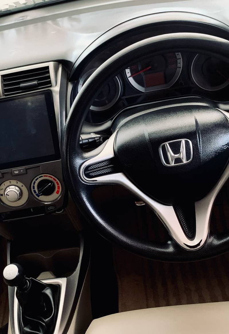 Honda city 2013 1.3 3