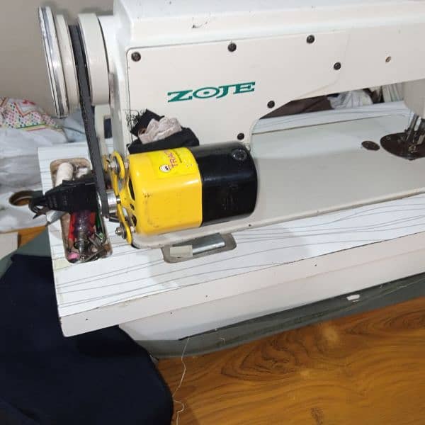 sewing masheen for sell. 1