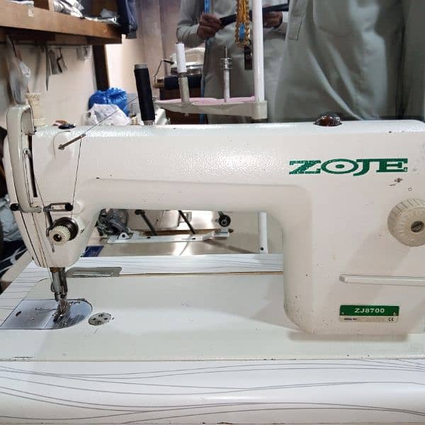 sewing masheen for sell. 2