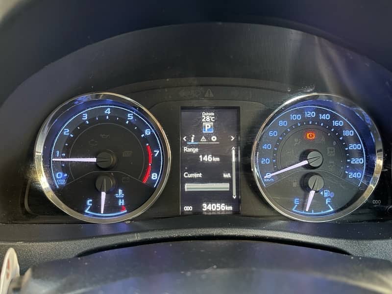 Toyota Altis Grande 2018 10