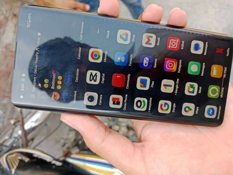Oneplus 8 single sim 10/9 condition 12+4 ram 128 rom 865 snapdragon 4