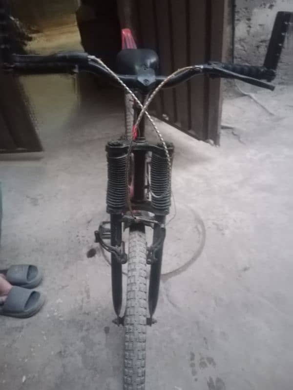 sari ok ha bas  tyre handle sab ok ha  fori sale kaeni ha 1