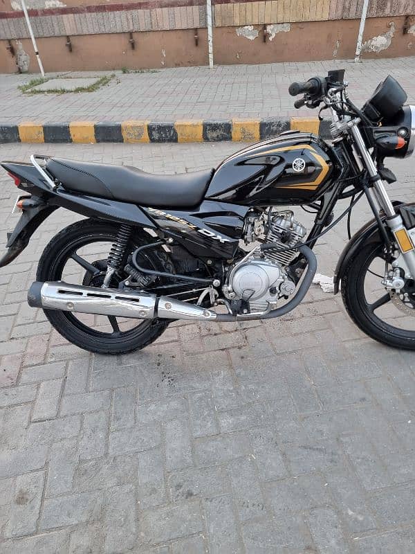 ybr 125z dx all ok 10/10 condition all punjab number ist owner 7