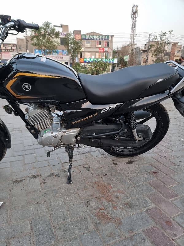 ybr 125z dx all ok 10/10 condition all punjab number ist owner 10