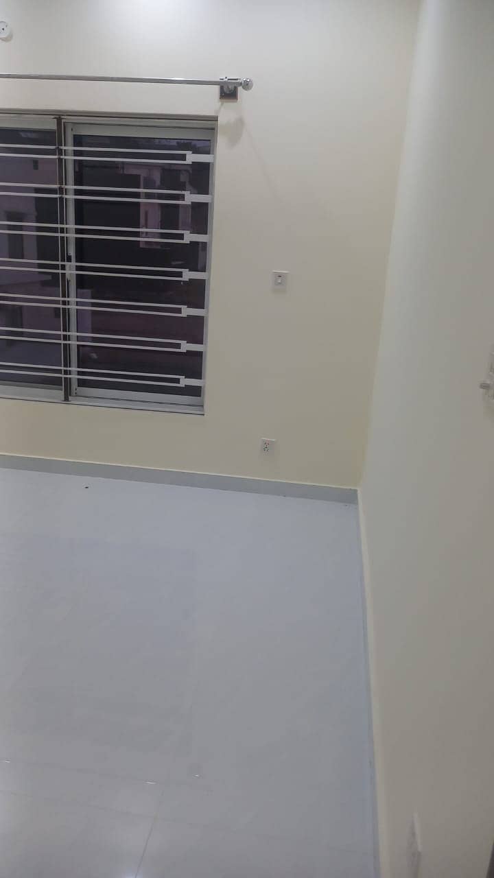 Upper Portion Available for Rent – 12 Marla House 2