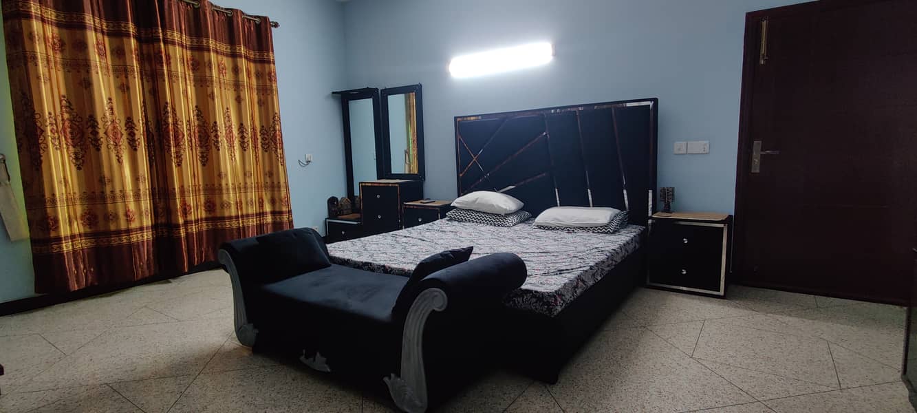 King Size Bed Set (Without Mattress), Side Tables, Settee, Dressing 0