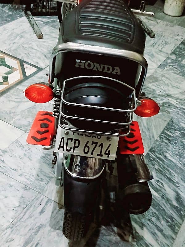 Honda CG125S O3O37718809 1