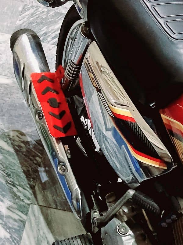 Honda CG125S O3O37718809 4