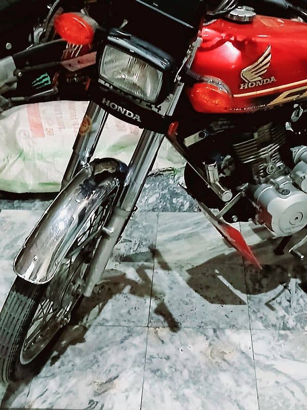 Honda CG125S O3O37718809 10
