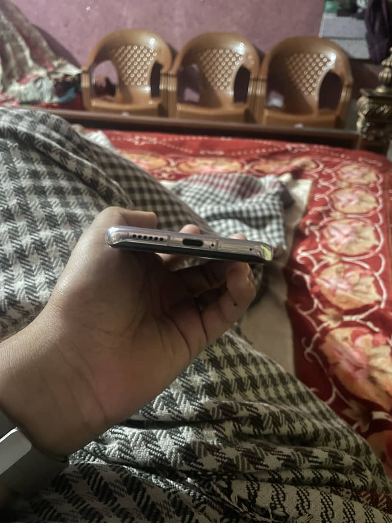 With box and cable 0
